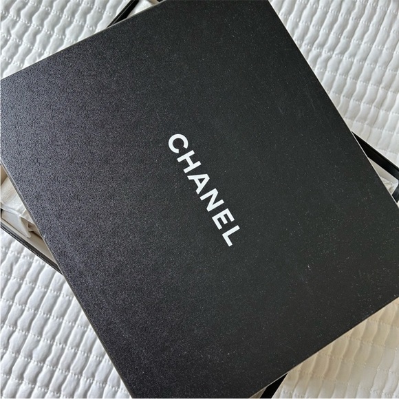 Chanel Box - Picture 2 of 7